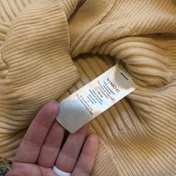 VINCE Skinny Ribbed 100% Cashmere Soft Button Down Beige Cardigan Women’s Medium - Picture 11 of 12